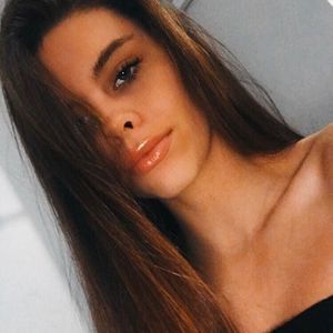 Meet your Posher, Tia